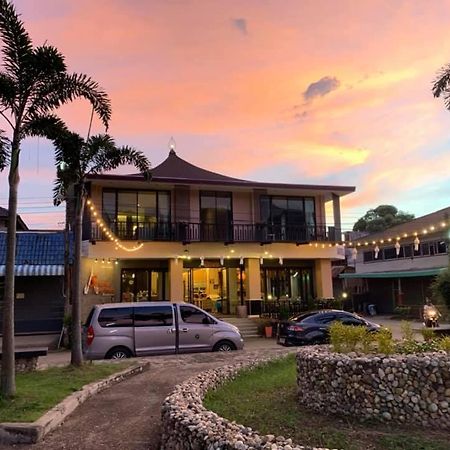 Saranya River House สรัญญาริเวอร์เฮาส์ Mae Ai Екстер'єр фото