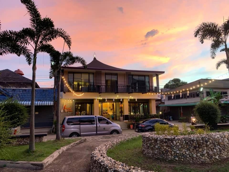 Saranya River House สรัญญาริเวอร์เฮาส์ Mae Ai Екстер'єр фото